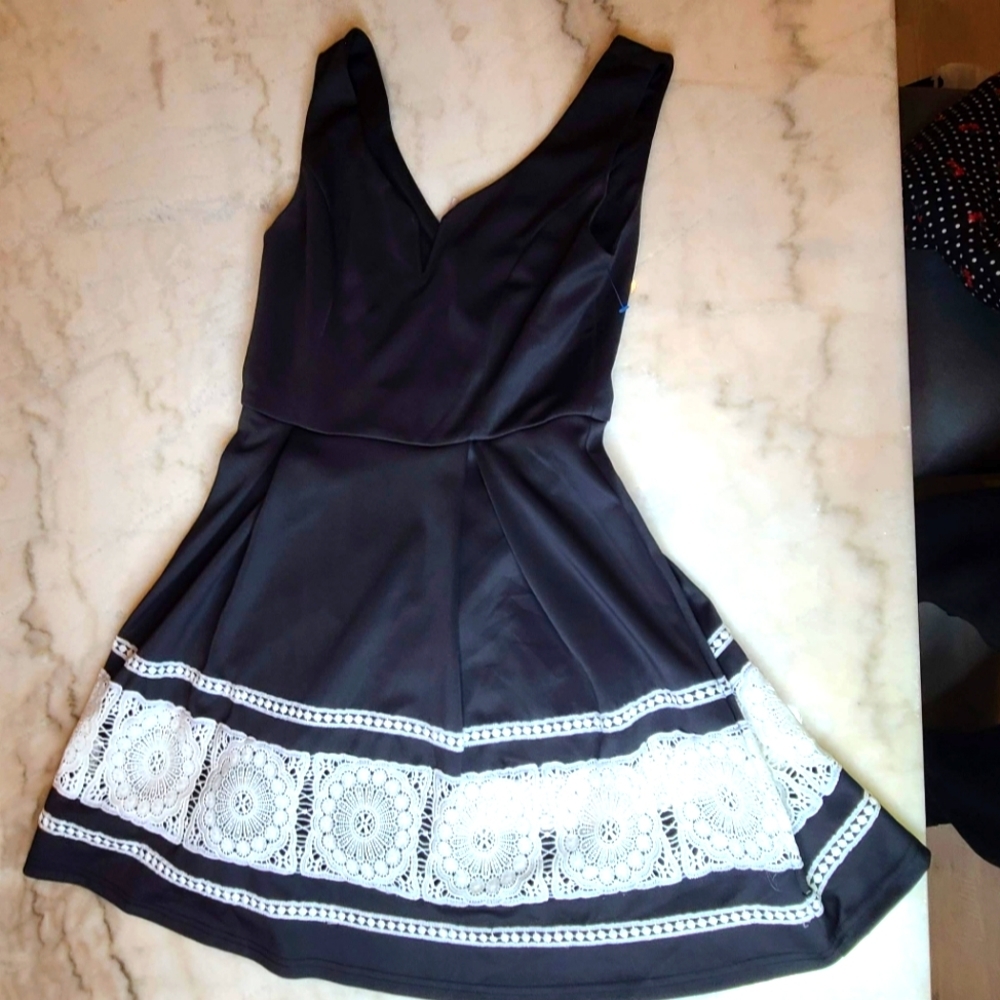 ☀️Alya Black and white Dress Size M